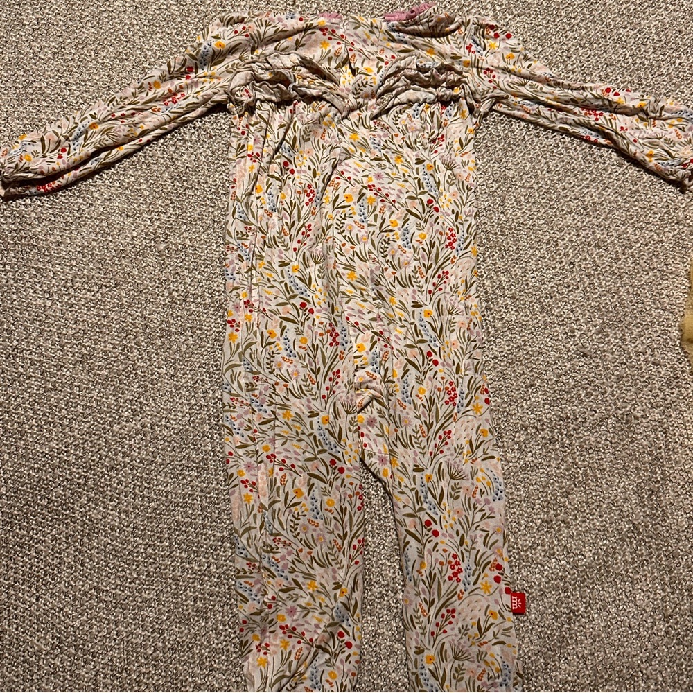 Magnetic Me- size 12-18 months